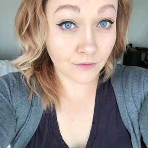 MEET YOUR POSHER ⭐️